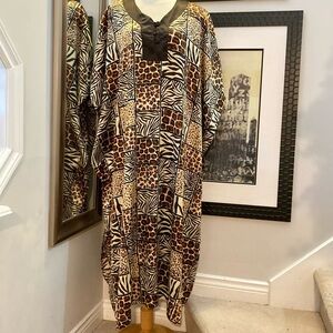 Vintage animal print kimono with v neck and original buttons